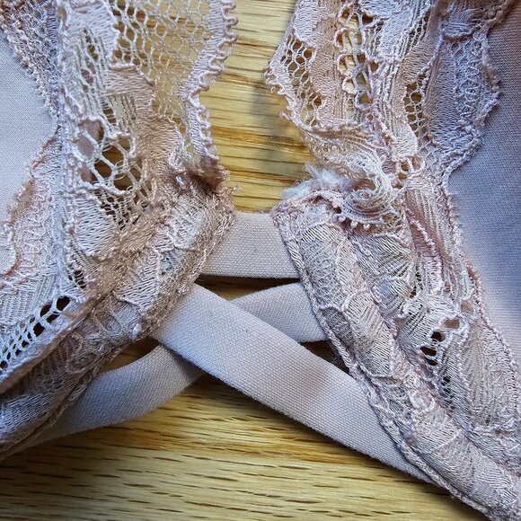 Soma Bra 36D - Picture 2 of 6